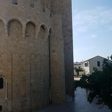 De L'église *